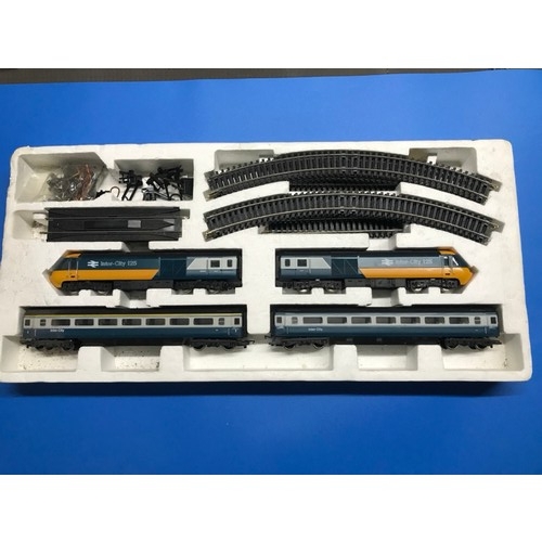 260 - Hornby Inter-City 125 Set, HST Power Car, HST Dummy Power Car, 2 BR Mk III Coaches, Includes Oval Tr... 