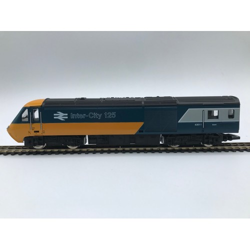 260 - Hornby Inter-City 125 Set, HST Power Car, HST Dummy Power Car, 2 BR Mk III Coaches, Includes Oval Tr... 