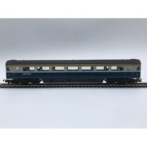 260 - Hornby Inter-City 125 Set, HST Power Car, HST Dummy Power Car, 2 BR Mk III Coaches, Includes Oval Tr... 