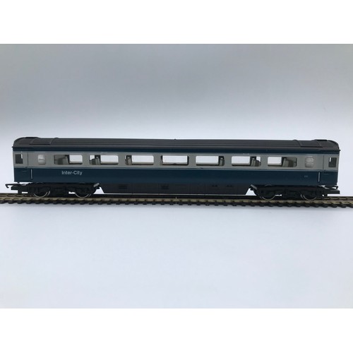 260 - Hornby Inter-City 125 Set, HST Power Car, HST Dummy Power Car, 2 BR Mk III Coaches, Includes Oval Tr... 