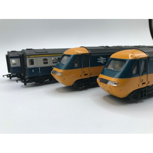 260 - Hornby Inter-City 125 Set, HST Power Car, HST Dummy Power Car, 2 BR Mk III Coaches, Includes Oval Tr... 