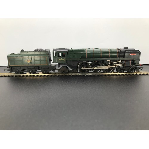 275 - Four Triang Hornby OO Steam Locomotives One runner others Spares/Repair, Triang R259 4-6-2 Britannia... 