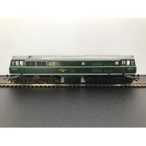 267 - Three OO Diesel Locomotives, Mainline 1Co-Co1 boxed and two others; Mainline 1Co-Co1 Class 45 #45044... 