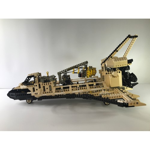 148 - Lego Technic 8480 Space Shuttle Built with Box, First released in 1996, Appears Complete, Includes I... 