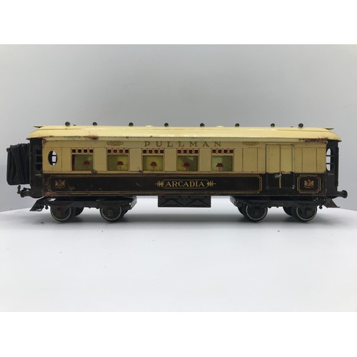 216 - A Hornby Series 0 Gauge Special Pullman Iolanthe and Arcadia Coaches, Arcadia with Corridor Coach Co... 