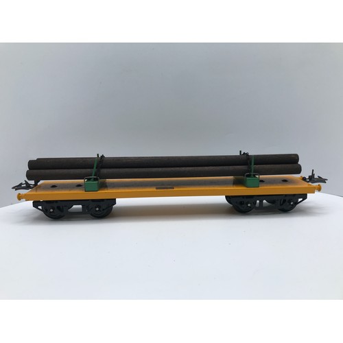 217 - Hornby Series O Gauge No.2 High Capacity Wagon W607 and No.2 Lumber Wagon RS669 both Boxed, Lumber w... 