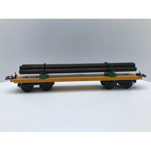 217 - Hornby Series O Gauge No.2 High Capacity Wagon W607 and No.2 Lumber Wagon RS669 both Boxed, Lumber w... 