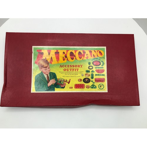 210 - Large Lot of pre-war Meccano loose and Boxed Sets 1A, 3A and 4A, Loose Meccano in two tin boxes, not... 