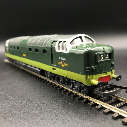 270 - Two Lima Diesel Locos OO Gauge both Tested Runners, 
Lima Class 52 Western Explorer BR Green D1002, ... 