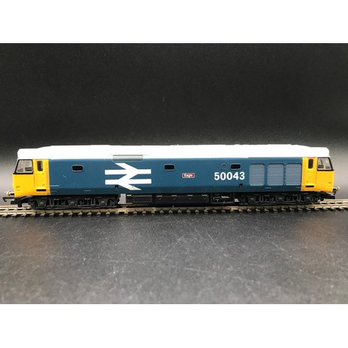 271 - A Lima Diesel Loco OO Gauge and Rake of Five Lima Intercity Coaches, Tested Runner; Lima 205142MWG C... 