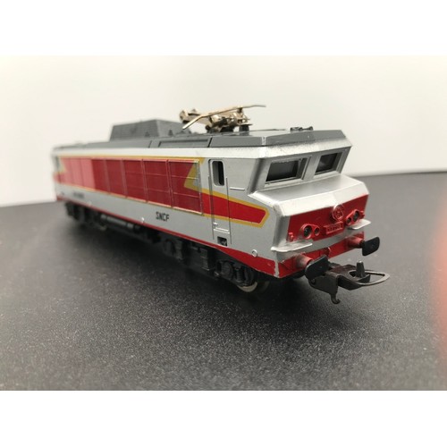 255 - Three Continental HO Locomotives, Tested Runners, Rivarossi Blue/Grey E444 027 Electric Loco with Pa... 