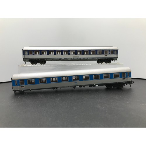 256 - Eight HO Gauge Continental Coaches, various Manufacturers, all but one in Ready-to-Roll state, inclu... 