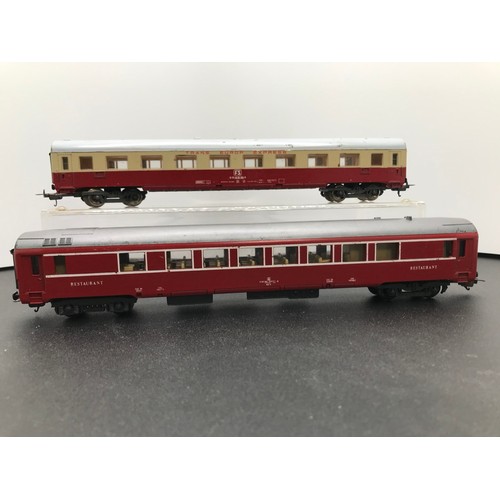 256 - Eight HO Gauge Continental Coaches, various Manufacturers, all but one in Ready-to-Roll state, inclu... 