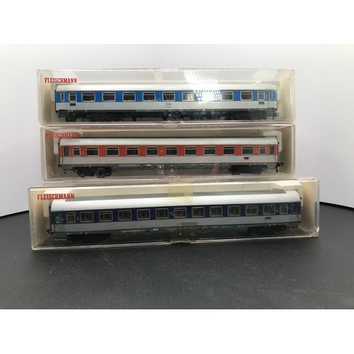 256 - Eight HO Gauge Continental Coaches, various Manufacturers, all but one in Ready-to-Roll state, inclu... 