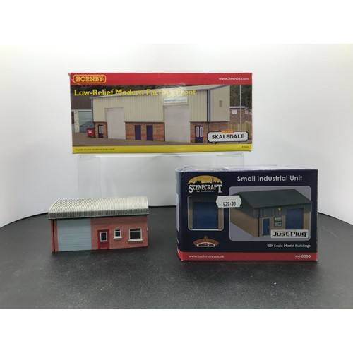 436 - 13 'OO' mainly Hornby Skaledale and Scenecraft Buildings includes, R9662 Low-Relief Modern Factory F... 