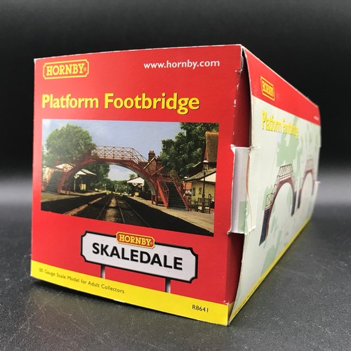 437 - Hornby Platform Skaledale Footbridge R8641, Six boxes of Hornby Platform Sections, includes R460(2) ... 