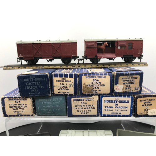 347 - Twenty-five Dublo Rolling-stock wagons, Boxed and un-boxed, Horse-transporter with Horse, includes B... 