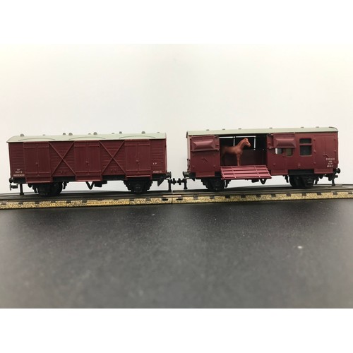 347 - Twenty-five Dublo Rolling-stock wagons, Boxed and un-boxed, Horse-transporter with Horse, includes B... 