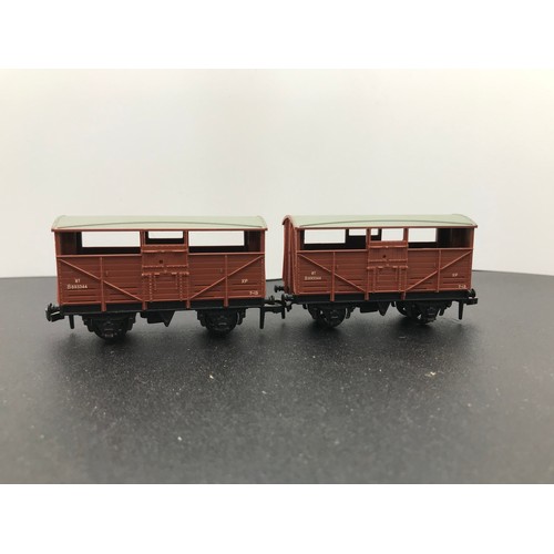 349 - Twenty-five Dublo Rolling-stock wagons, Boxed and un-boxed, including Saxa Salt, 4605 40 Ton Bogie W... 