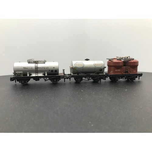 349 - Twenty-five Dublo Rolling-stock wagons, Boxed and un-boxed, including Saxa Salt, 4605 40 Ton Bogie W... 