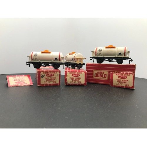 349 - Twenty-five Dublo Rolling-stock wagons, Boxed and un-boxed, including Saxa Salt, 4605 40 Ton Bogie W... 