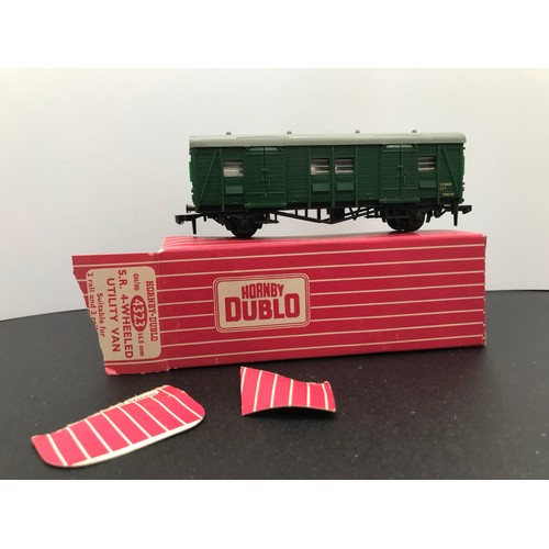 349 - Twenty-five Dublo Rolling-stock wagons, Boxed and un-boxed, including Saxa Salt, 4605 40 Ton Bogie W... 