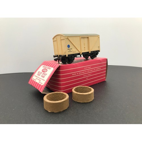 349 - Twenty-five Dublo Rolling-stock wagons, Boxed and un-boxed, including Saxa Salt, 4605 40 Ton Bogie W... 