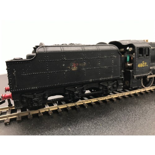 333 - Hornby Dublo 2-Rail 2224 Class 8F 2-8-0 48073 in BR black with late crest, not Original box (Fair), ... 