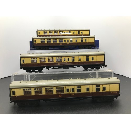 345 - 34 Hornby Dublo coaching Stock, Ten Rakes, plus One Wren Pullman and seven Spares/Repair coaches - C... 