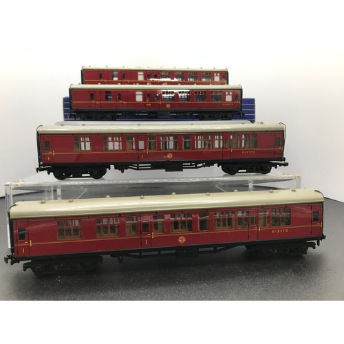 345 - 34 Hornby Dublo coaching Stock, Ten Rakes, plus One Wren Pullman and seven Spares/Repair coaches - C... 