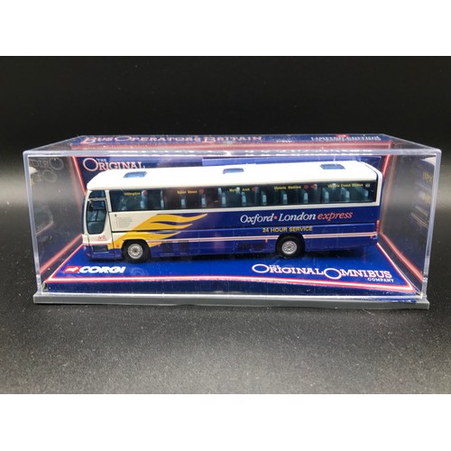 25 - Four National Express coaches and Two City Link coaches, 1:76 scale, Limited Edition Corgis OM46102 ... 