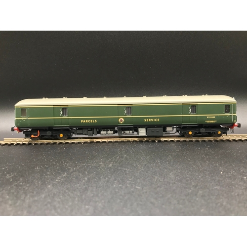 291 - Heljan 89001 Class 128 DPU Parcels Service OO Loco W55993 in Green with Speed Whiskers