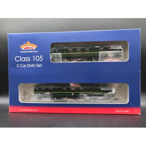 298 - Bachmann 31-326 Class 105 Two Car DMU BR Green with Speed Whiskers, OO Gauge, Tested Runner, DCC rea... 