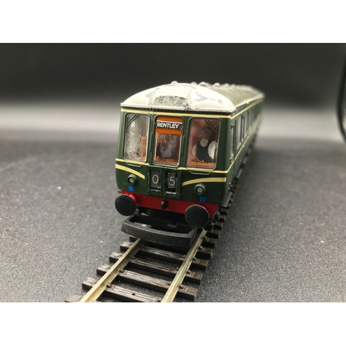 303 - Hornby R2509A Class 121 single car DMU 'Bubble car' W55032 BR green livery, OO Gauge, Tested Runner,... 