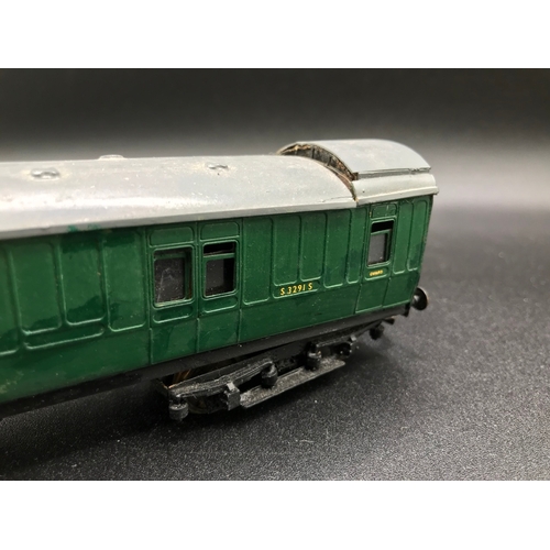 309 - Three OO Gauges Southern Railway Coaches, Two Lima, the Guards Coach kit-built, 'Ready-to-roll' cond... 