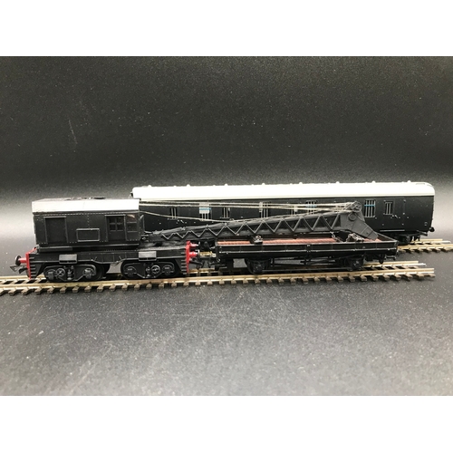 322 - Bachmann OO Crew Wagon and Kit-built Crane in Black, 'Ready-to-Roll' - Good (2) 300g