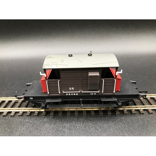 324 - Seven OO Rolling-Stock with Loads, includes Bachmann Branchline 38-400A SR 25 Ton Pill Box brake van... 