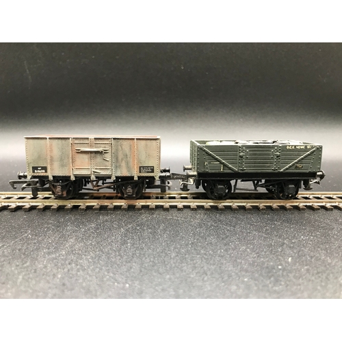 324 - Seven OO Rolling-Stock with Loads, includes Bachmann Branchline 38-400A SR 25 Ton Pill Box brake van... 