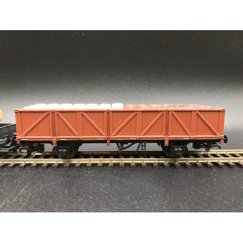 326 - Nine OO interesting Rolling Stock, includes GW Brown metal kit wagon, each other wagon with loads as... 