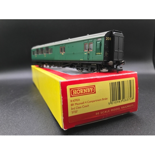 327 - Two Hornby OO SR Maunsell Green Coaches, includes Boxed R4395A and un-Boxed R4302C SR Corridor 3rd C... 