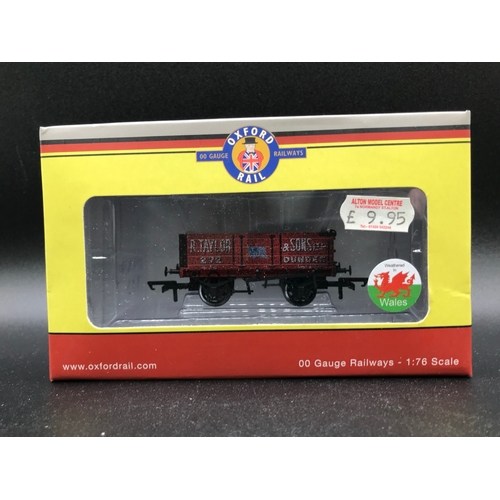 329 - 15 OO Gauge Boxed Rolling-stock various manufacturers, Bachmann 38-526W, 39-550, 39-530, 38-326, 33-... 