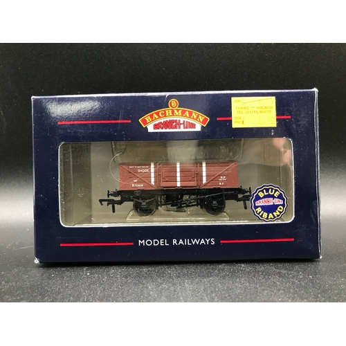 329 - 15 OO Gauge Boxed Rolling-stock various manufacturers, Bachmann 38-526W, 39-550, 39-530, 38-326, 33-... 