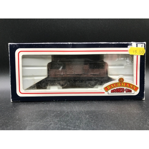 329 - 15 OO Gauge Boxed Rolling-stock various manufacturers, Bachmann 38-526W, 39-550, 39-530, 38-326, 33-... 