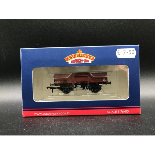 329 - 15 OO Gauge Boxed Rolling-stock various manufacturers, Bachmann 38-526W, 39-550, 39-530, 38-326, 33-... 