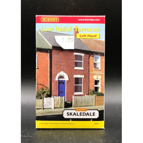 443 - Three Hornby Skaledale and One Scenic OO 1:76 scale Buildings, Ex-shop Stock, includes R9813 Ex-Barr... 