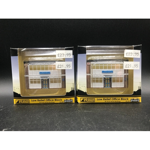 449 - Ex-shop stock Graham Farish Scenecraft N gauge buildings and figures, includes 42-198 Power Station ... 