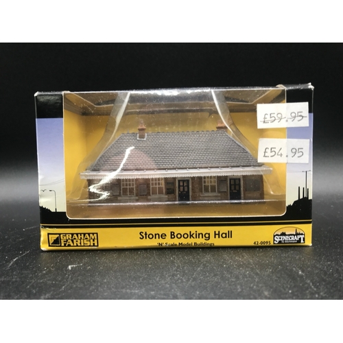 449 - Ex-shop stock Graham Farish Scenecraft N gauge buildings and figures, includes 42-198 Power Station ... 