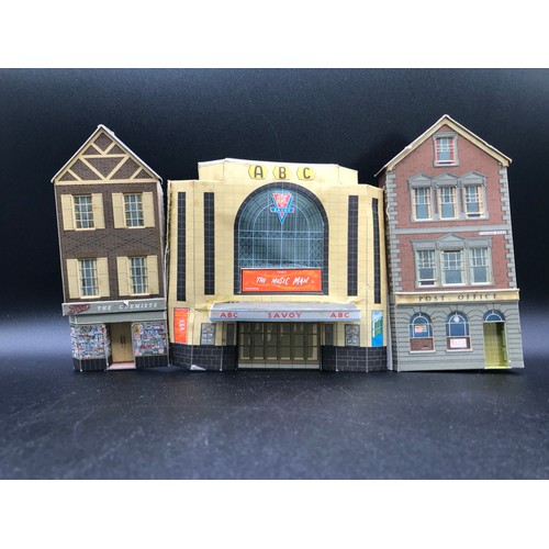 441 - Twenty Charming 1950's era Card Built OO Gauge Scale Buildings and Engine Shed (300m) Through Statio... 