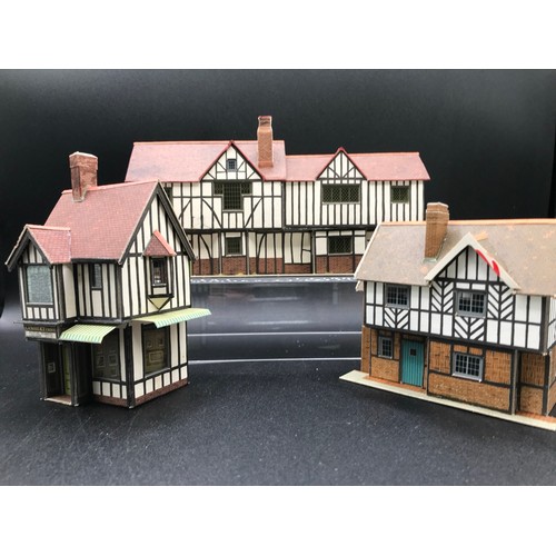 441 - Twenty Charming 1950's era Card Built OO Gauge Scale Buildings and Engine Shed (300m) Through Statio... 