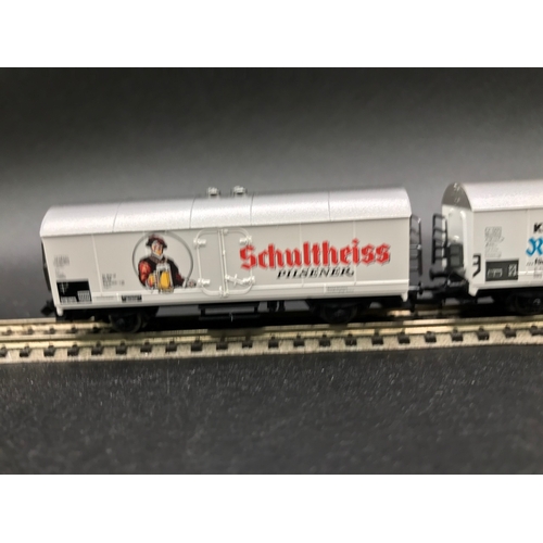 383 - Six 'N' Gauge Continental Beer Wagons, Fleischmann (5), Trix (1), 'Ready-to-roll' - Good (6) 300g